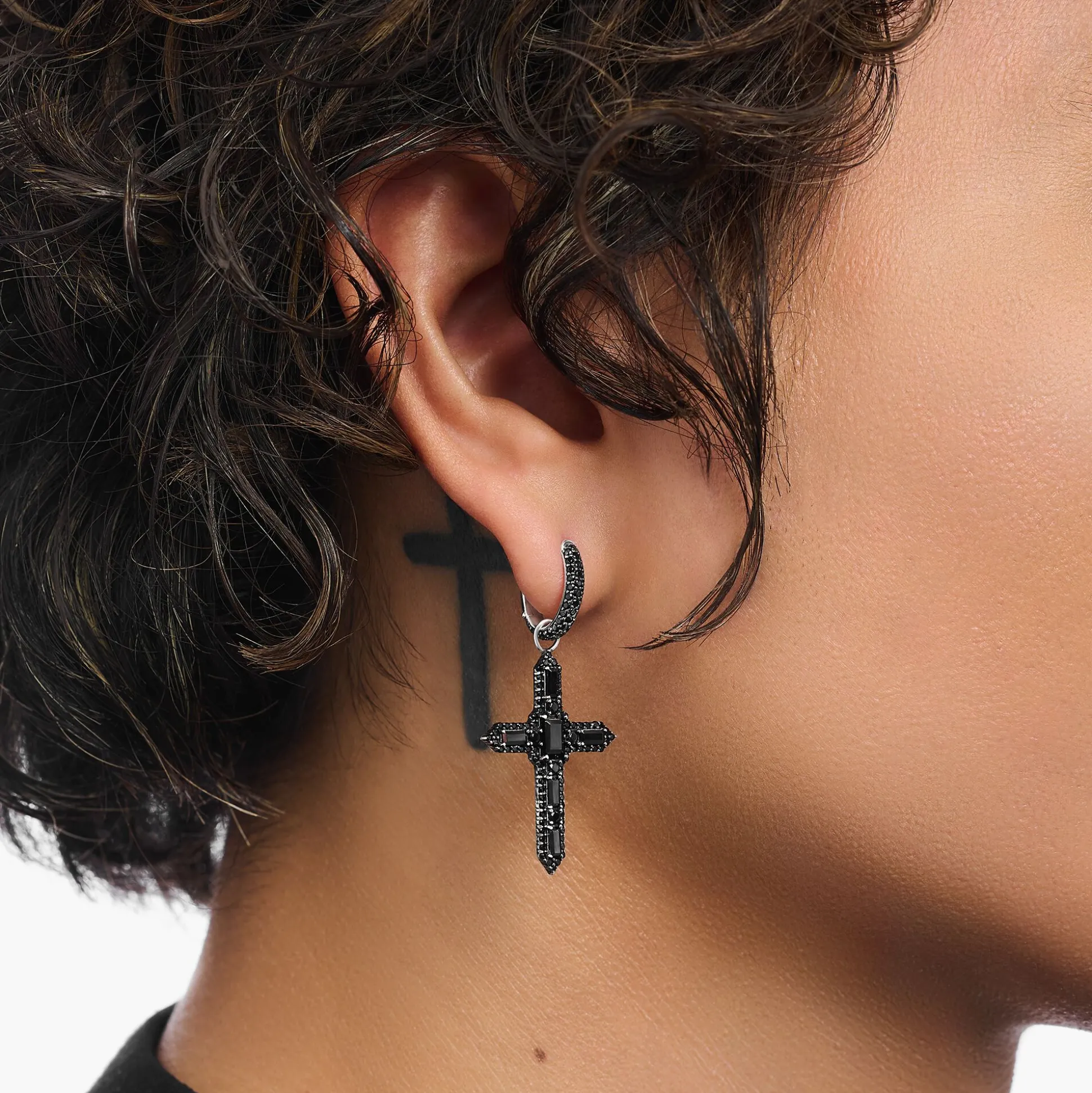 Store Boucle d'oreille simple croix noircie en argent avec zircon noir Femme Créoles|Argent 925