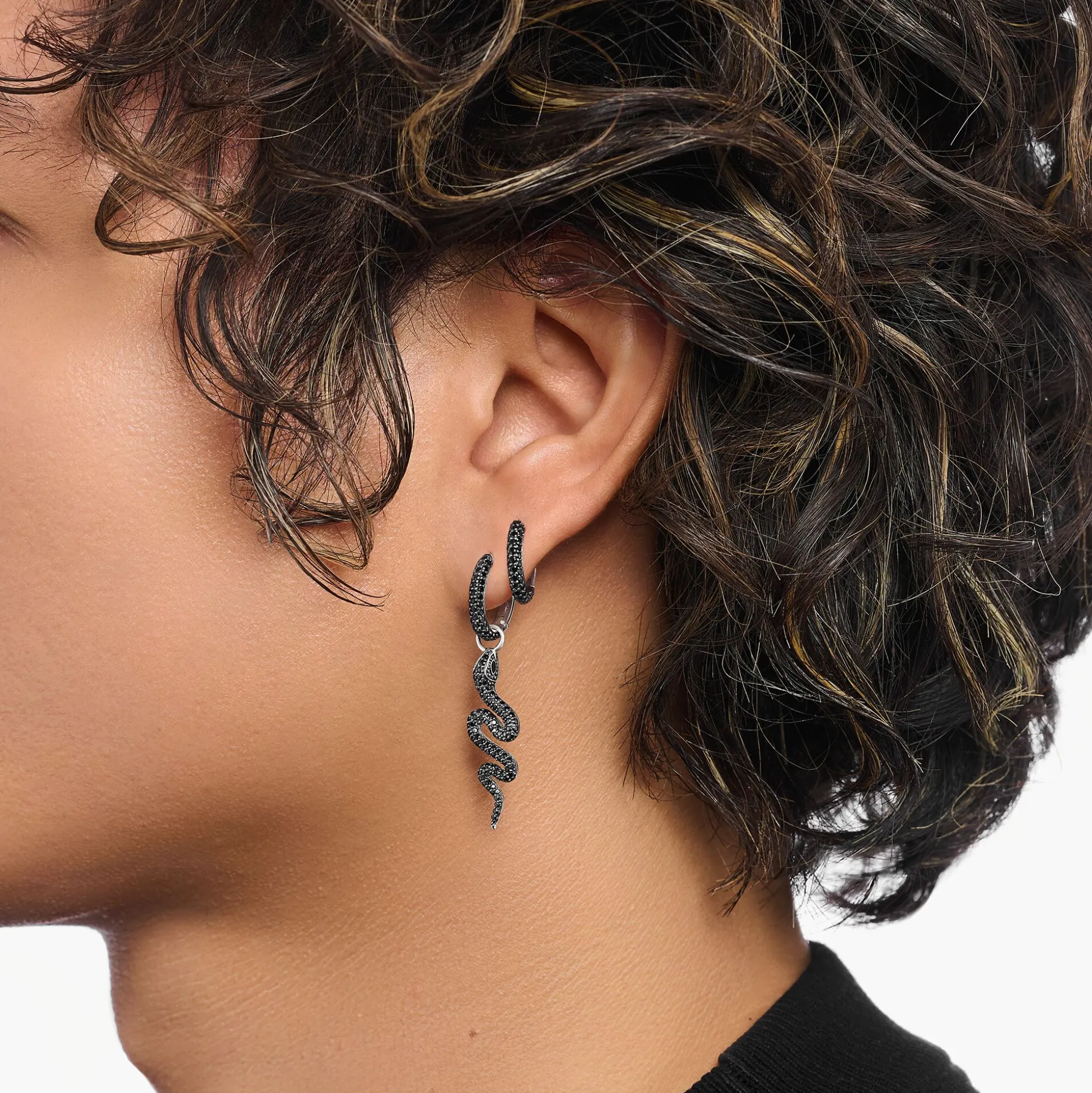 Shop Boucle d'oreille simple en argent serpent noirci avec zircon noir Femme Créoles|Argent 925