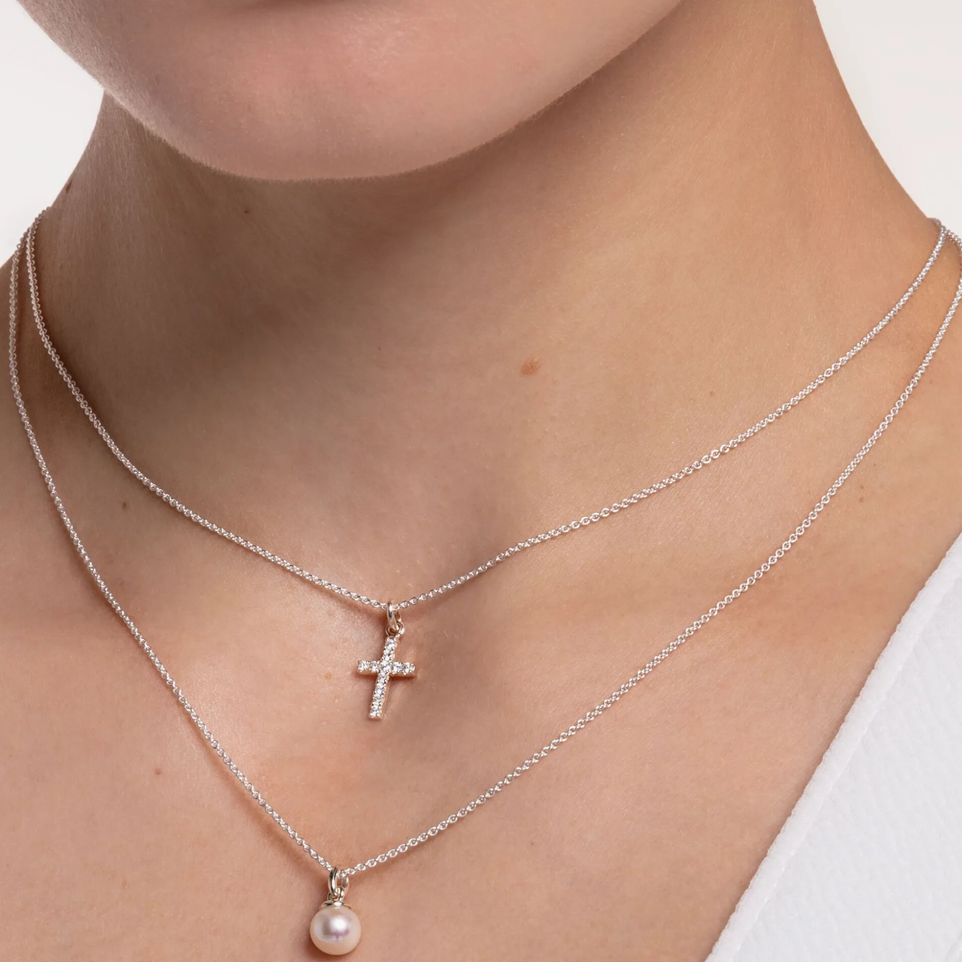 Cheap Chaîne croix avec pavé Femme Chaînes & Colliers